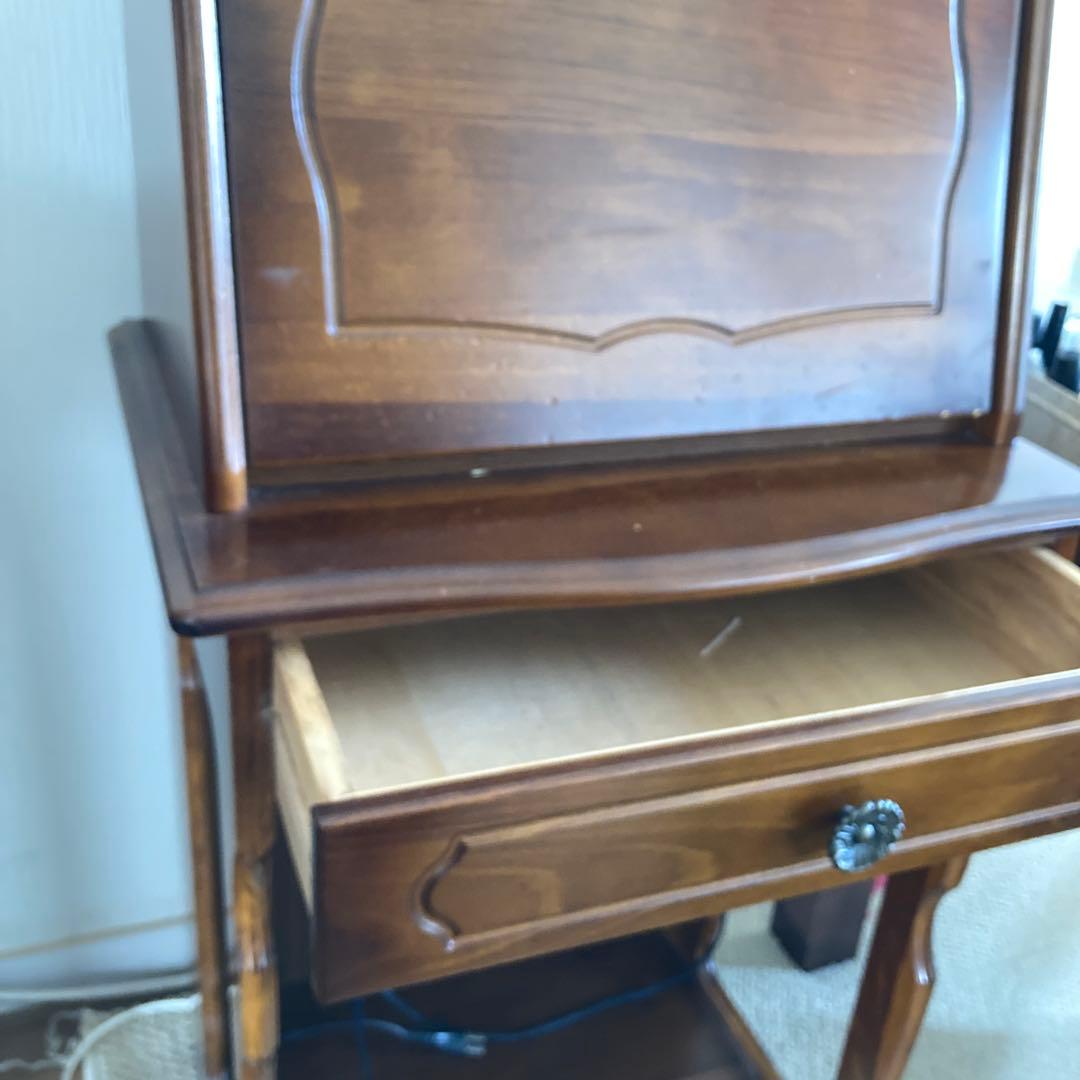 カリモク木製ライティングデスク 電源コンセント付き