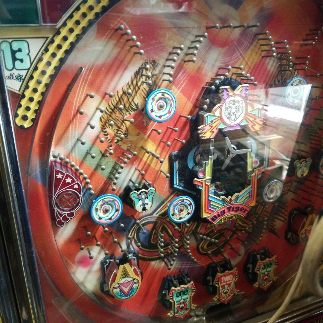 takashi。パoンコ台ビックタイガーとナイフ