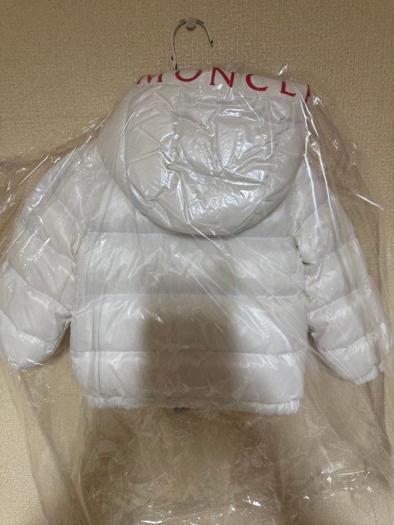 MONCLER ホワイトダウンコート　80cm クリーニング済み