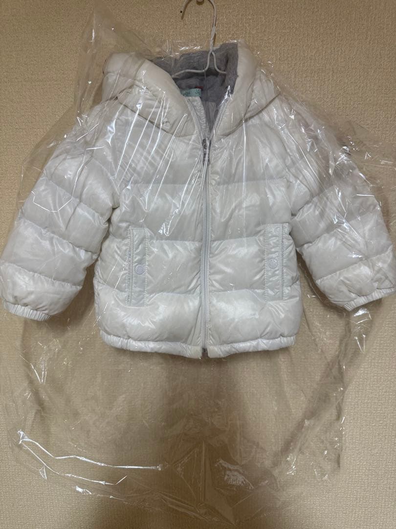 MONCLER ホワイトダウンコート　80cm クリーニング済み