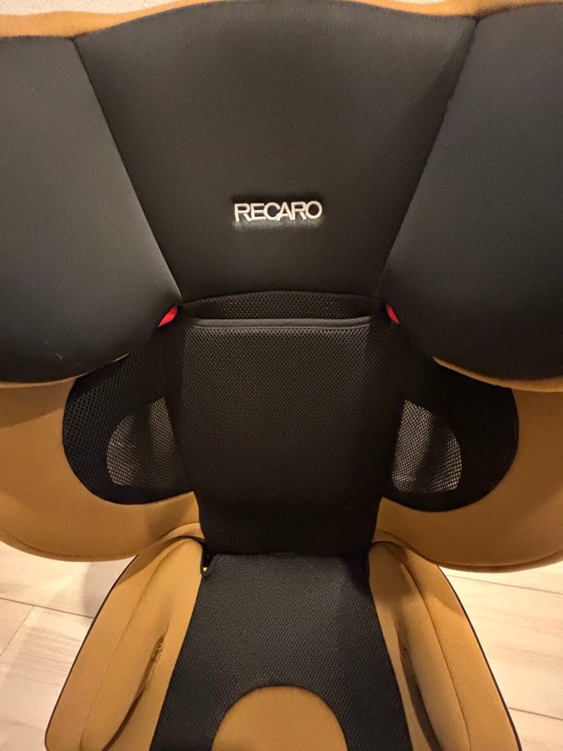 レカロジュニアシート j3neo 限定色イエロー