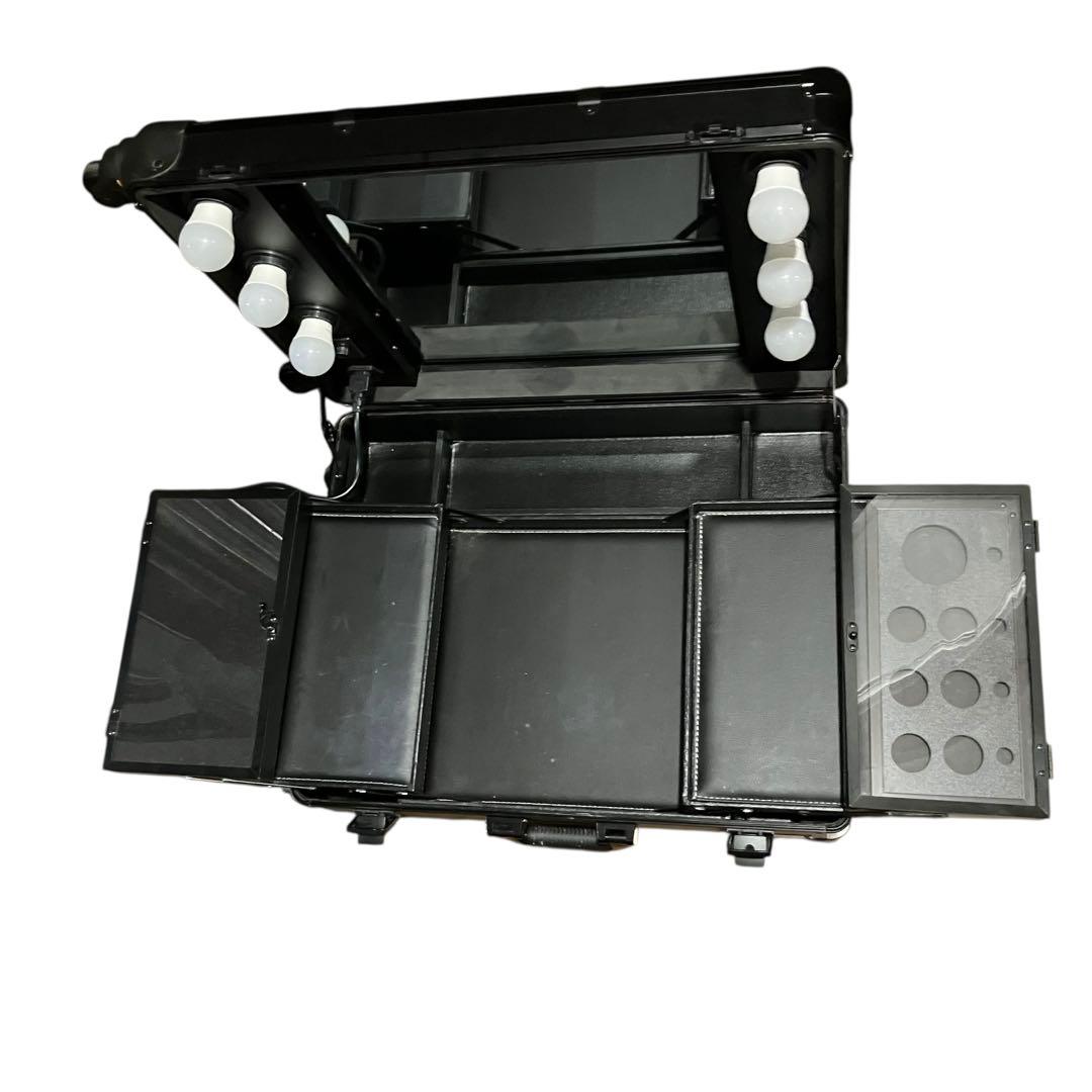 ハリウッドミラーメイクボックス プロ使用　大容量 キャリーケース　LUVODI