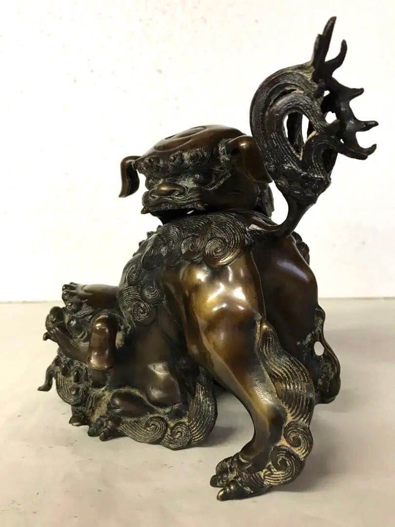 [銅器] 香炉：戯獅子