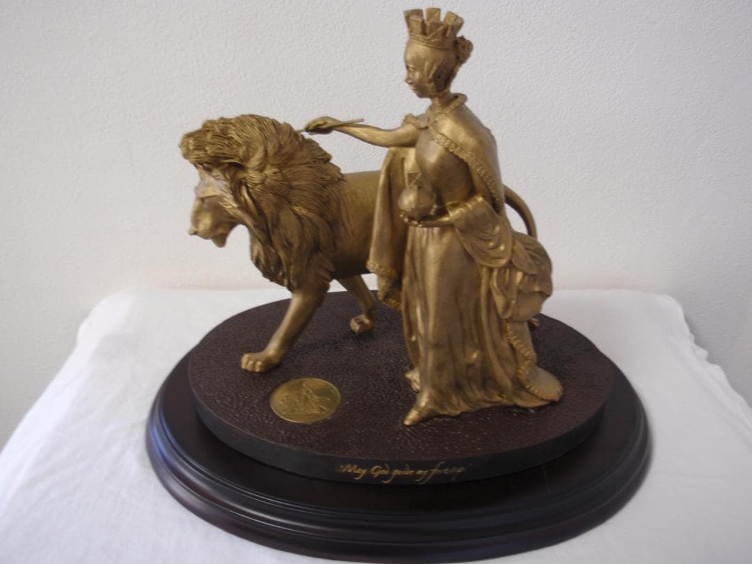 英国ビクトリア女王☆ウナとライオン☆