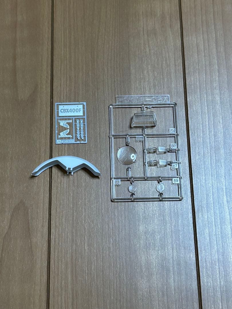 アオシマ　ホンダ　CBX400F　未付属パーツ&デカール&レジンパーツ付属