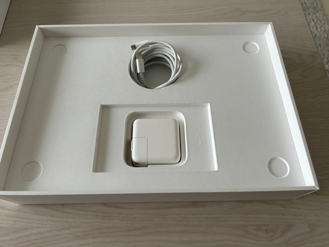 Apple MacBookAir 13インチ MGN93J/A M1