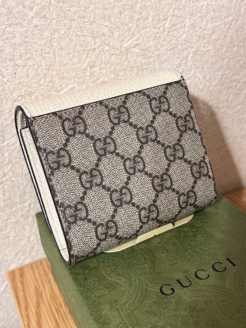 GUCCI 二つ折り財布 ホワイト/グレー