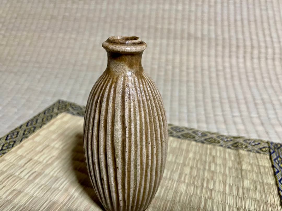 作家不明　しのぎ一輪挿し