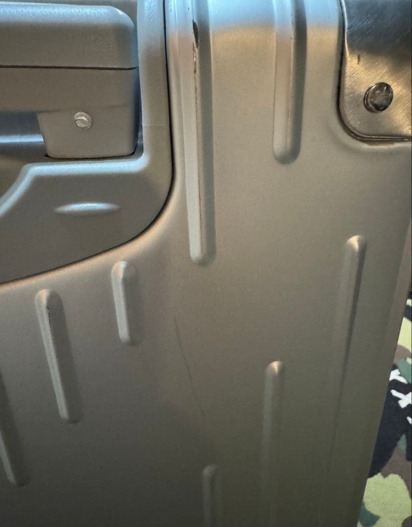 イノベーター アルミ　スーツケース　36Ｌ　innovator キャリーケース