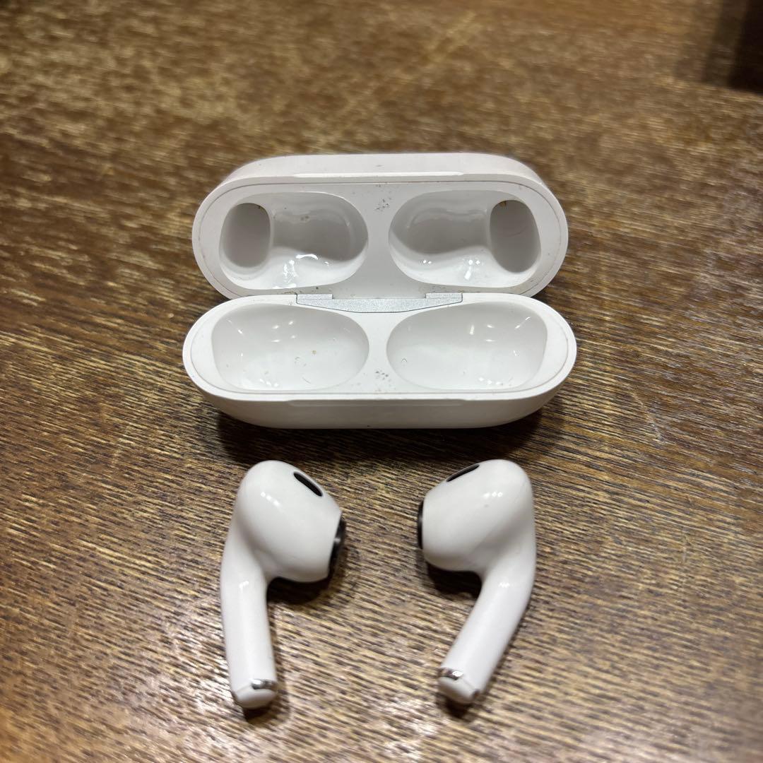 Airpods Pro2 (USB Type-C)。ケース付き。