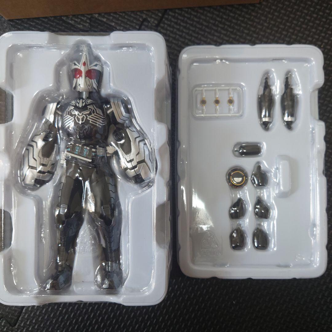 S.H.Figuarts（真骨彫製法） 仮面ライダーオーズ サゴーゾ コンボ