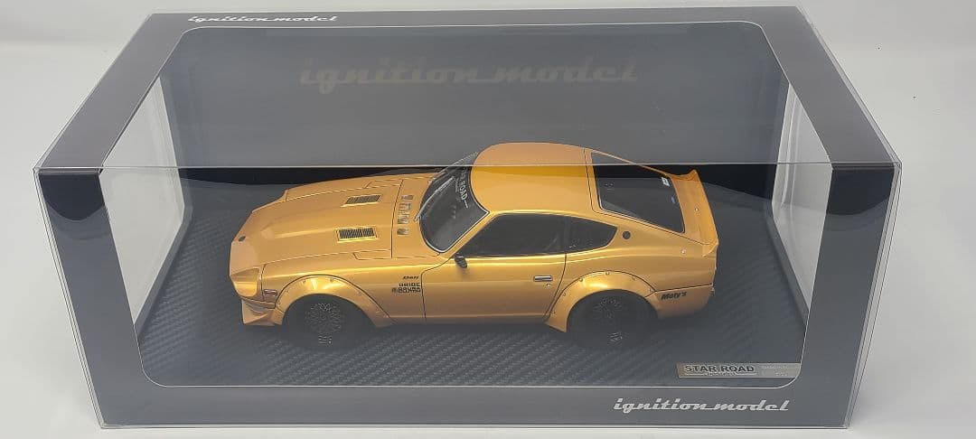 ミニカー 1/18 Nissan Fairlady Z (S30) STAR ROAD