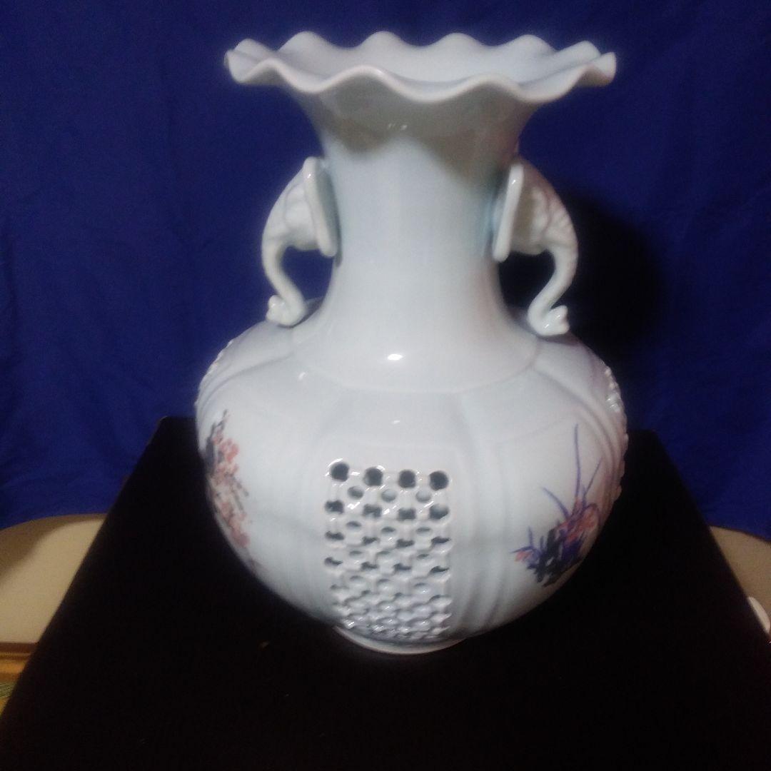 中国、透かし彫り像耳付き花瓶