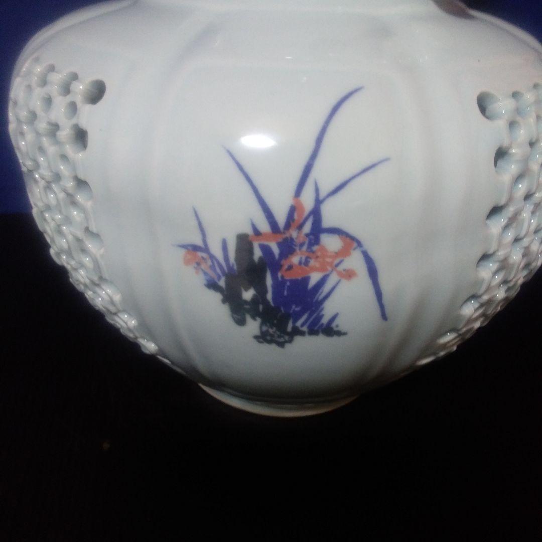 中国、透かし彫り像耳付き花瓶