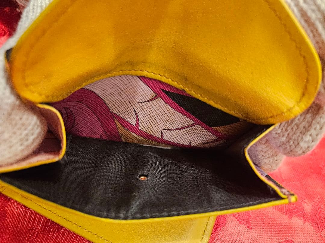 EMILIO PUCCI　エミリオプッチ　折財布　三つ折り　コンパクトウォレット