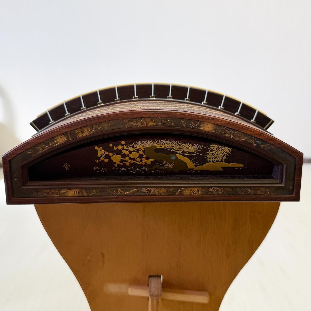 最高級 琴 13弦 綾杉彫り 山有 山田流 舟一刀 玉緑包み柏葉 くり甲 蒔絵