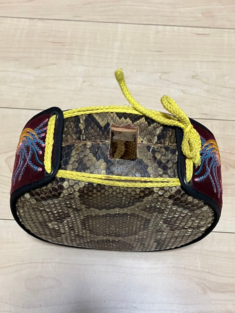 【動作品】 沖縄三線 三味線 へび皮 蛇皮 蛇革　希少 レア