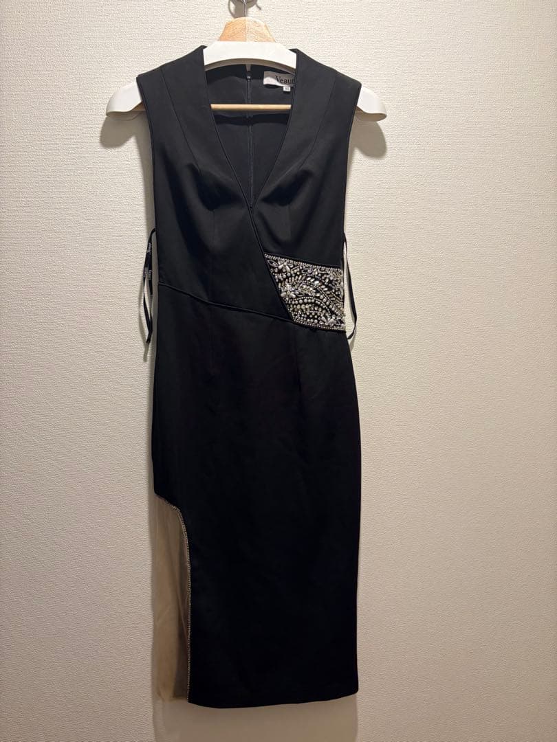 Veautt/ヴュート【OF05】ビジュー/スリット／シアー/ひざ丈／ミディアム