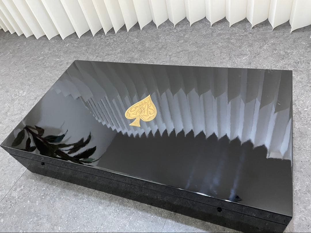 アルマンドアタッシュケース空瓶付きArmand de Brignac 6本