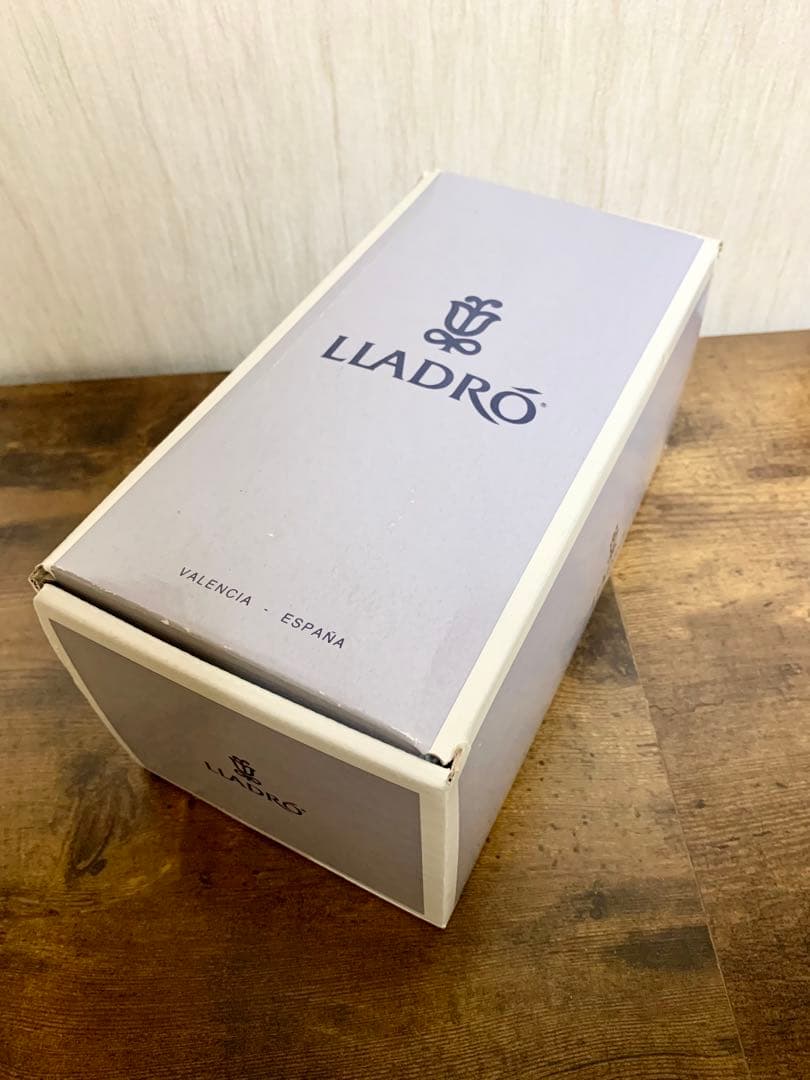 【箱付美品】スペイン リヤドロ #5007 Bashful Girl 内気な少女