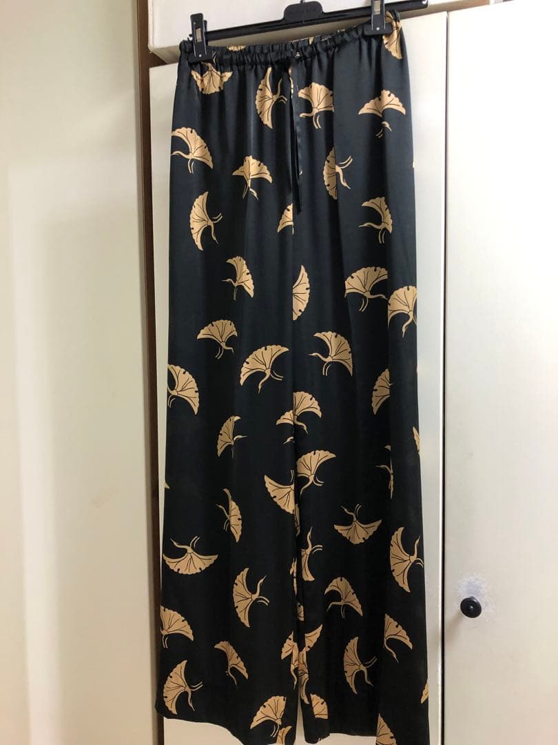 ドリスヴァンノッテン２０２４年春夏シルクパンツ