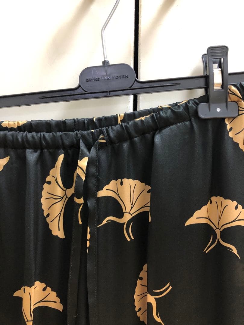 ドリスヴァンノッテン２０２４年春夏シルクパンツ