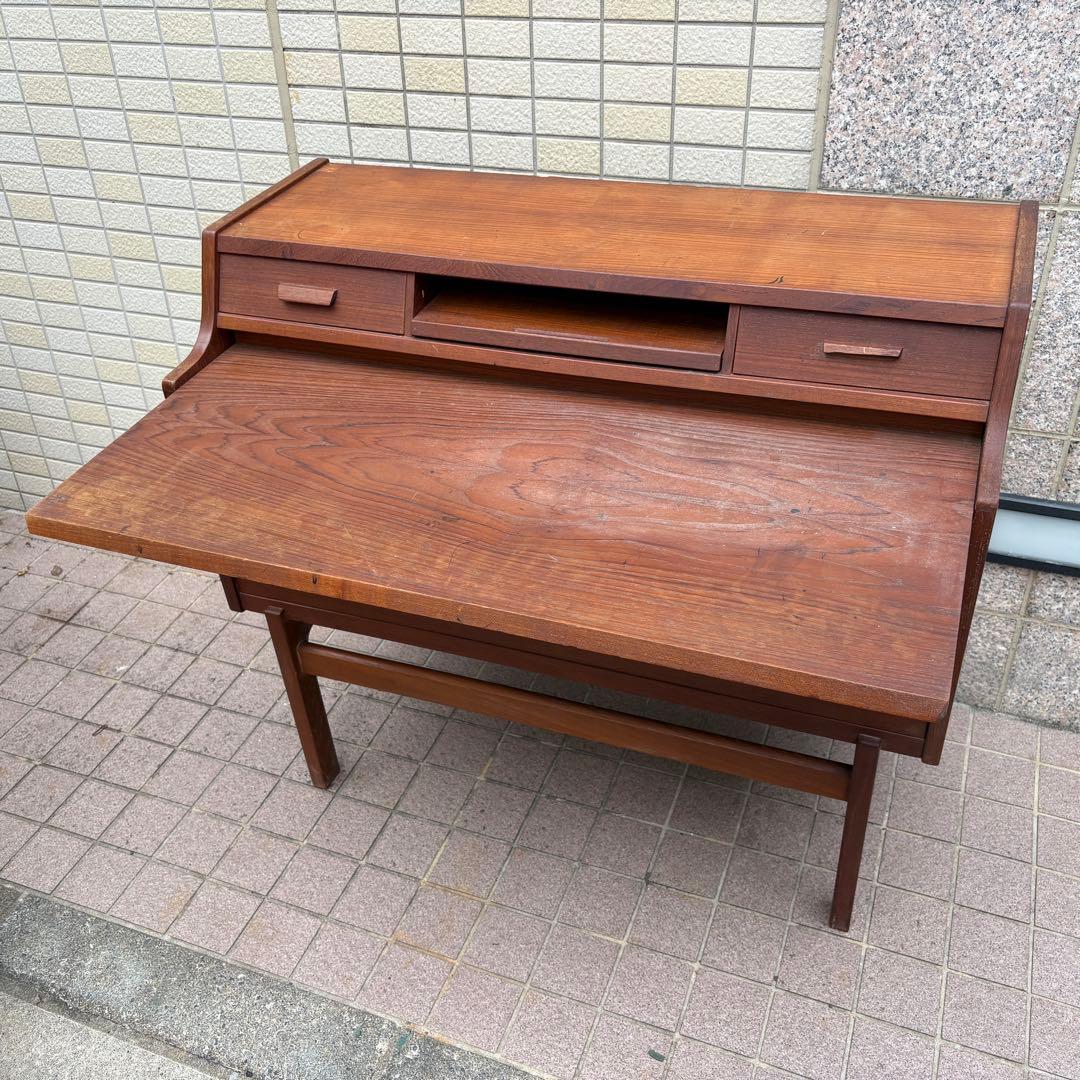 Arne Wahl Iversen ライティングビューロ