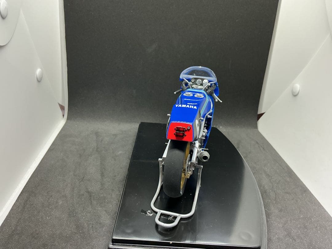 ②ソノートヤマハFZR750 クリスチャン・サロン プラモデル完成品