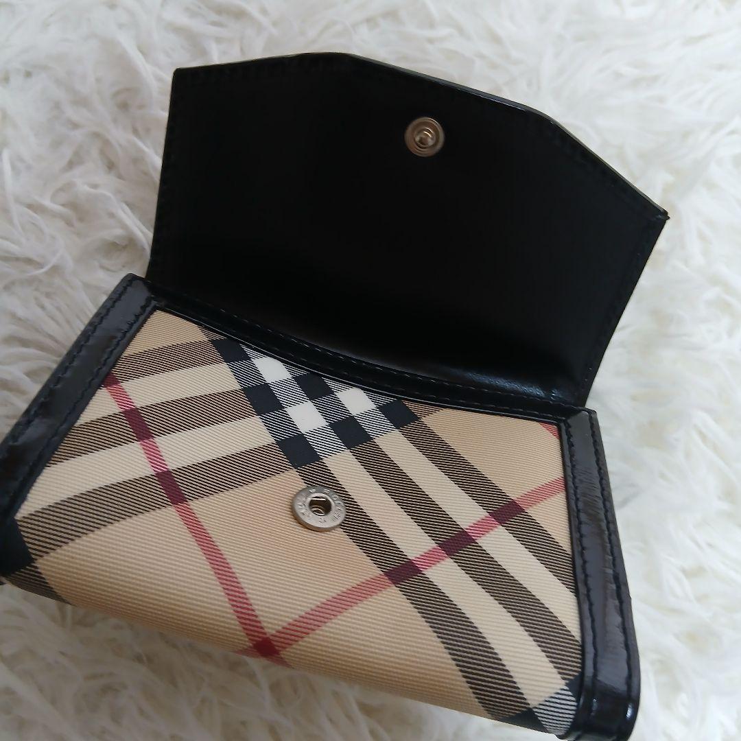 【BURBERRY】ノバチェック　PVC　レザー　ゴールド金具　３つ折り財布