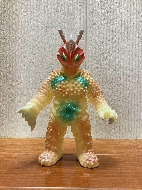 超絶レア！　やまなや　蓄光　改造巨大ヤプール　ソフビ