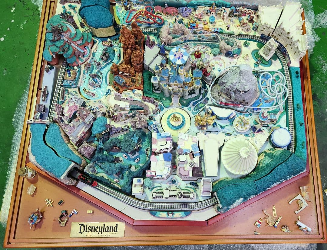 デアゴスティーニ　マイディズニーランド　完成品　引取希望　状態写真で確認要