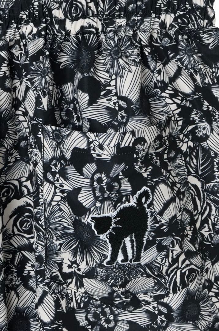 新品 LiSA ROY 花柄ショートパンツ