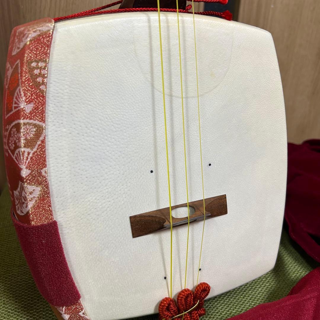 長唄三味線　細棹　本皮　皮破れなし　木製スタンド 長袋、胴袋付き