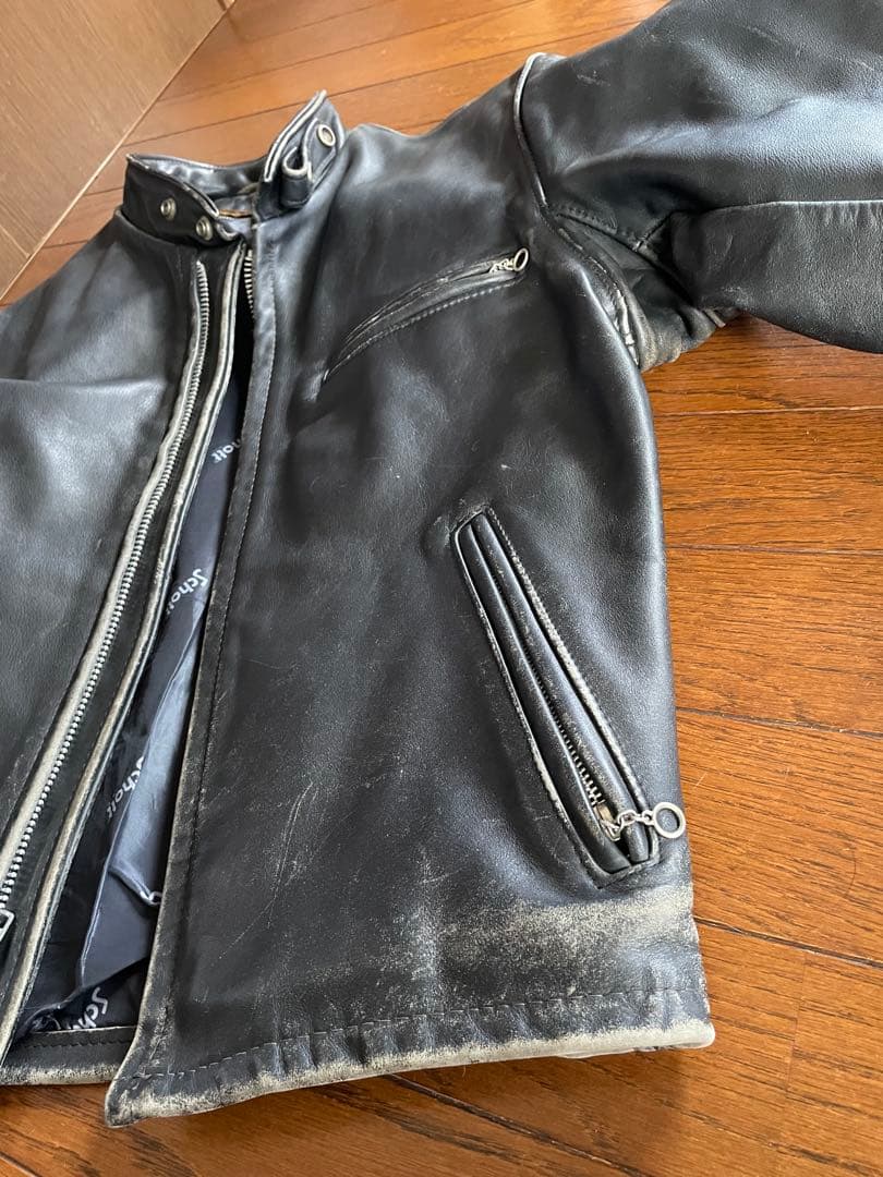 しょう　Schottシングルライダース