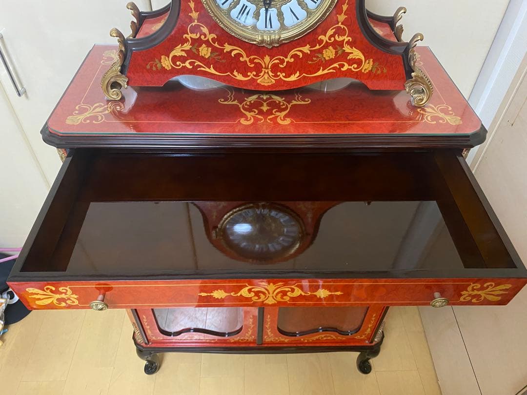 ARTEM社　クロックキャビネット