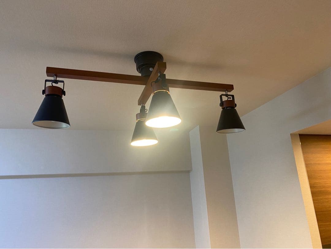 送料込！リビングハウス購入　エルックス　シーリングライト 美品　リモコン電球付き