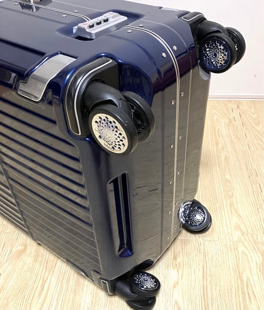 美品 TSAダブルロックA.L.I アジア・ラゲージDeparture 90L