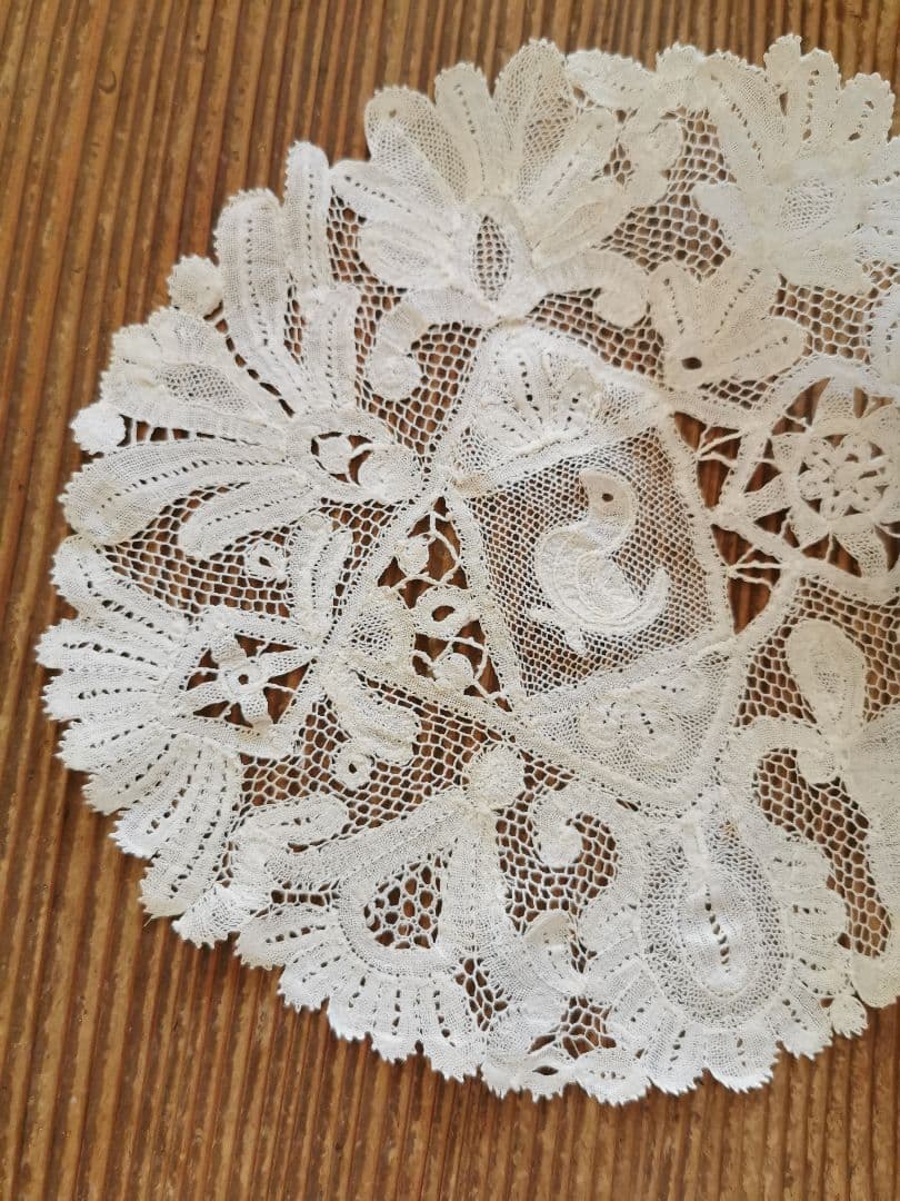 アンティーク 1880年頃 ミラネーゼレース 鴨/家鴨 ボビン編リネンドイリー