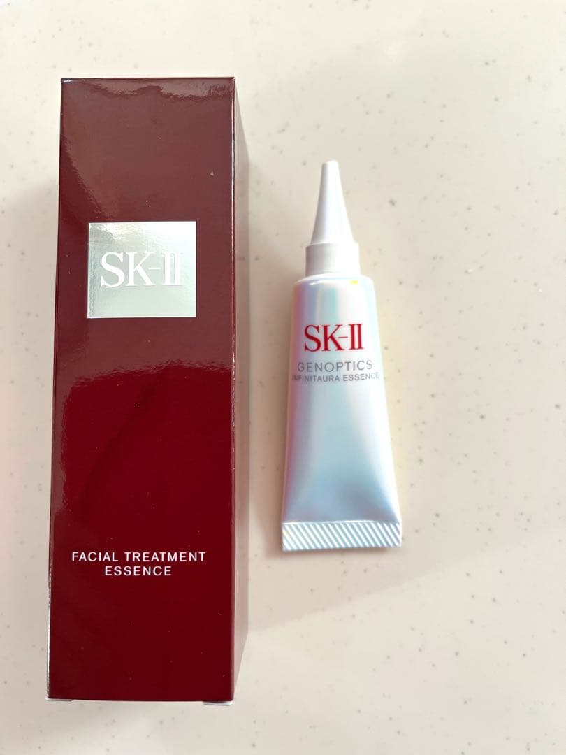 SK-II フェイシャルエッセンス & ジェノプティクス オーラ エッセンス