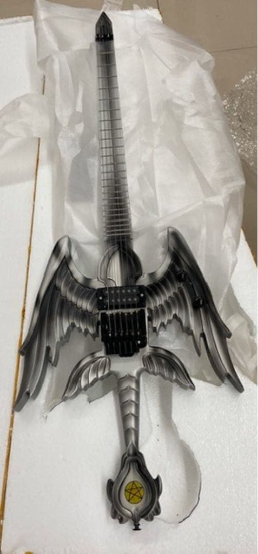 剣　ギター　エレキ　エレキギター　変形ギター　勇者　勇者の剣　シルバー　銀　変形