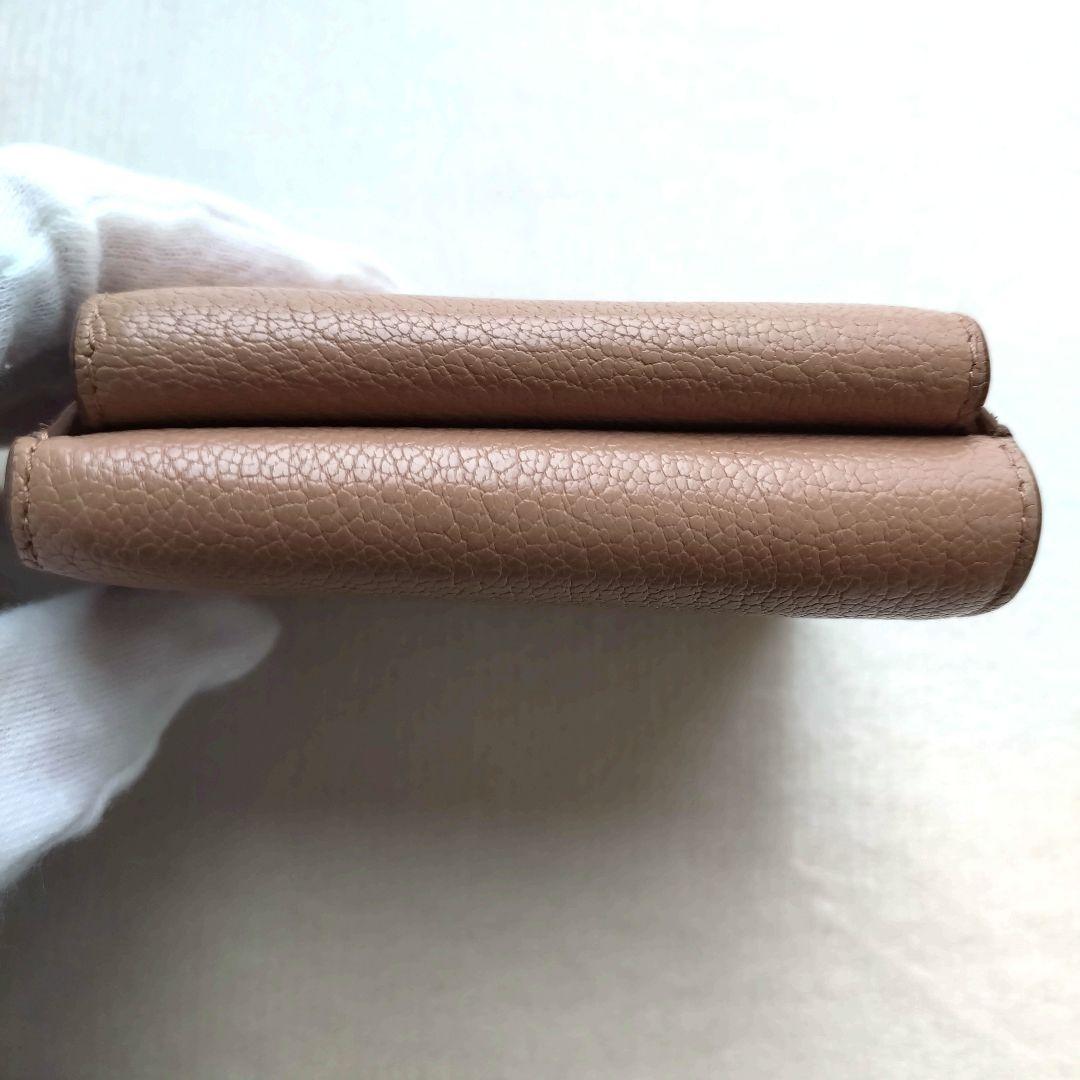 MIUMIU 三つ折り財布 コンパクトウォレット ゴールドロゴ ピンクベージュ