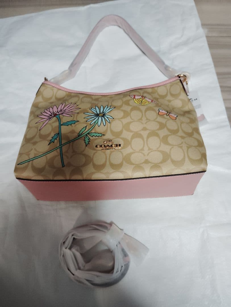 1/25まで大特価！新品　COACH 花と蝶 ショルダーバッグプラ袋布袋付