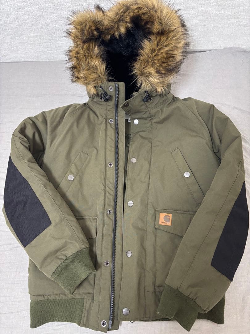【2日限定割引】Carhartt オリーブ色 フード付きジャケット