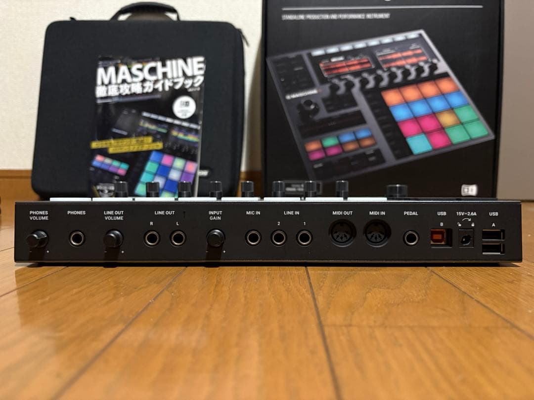 MASCHINE+ ケース付き