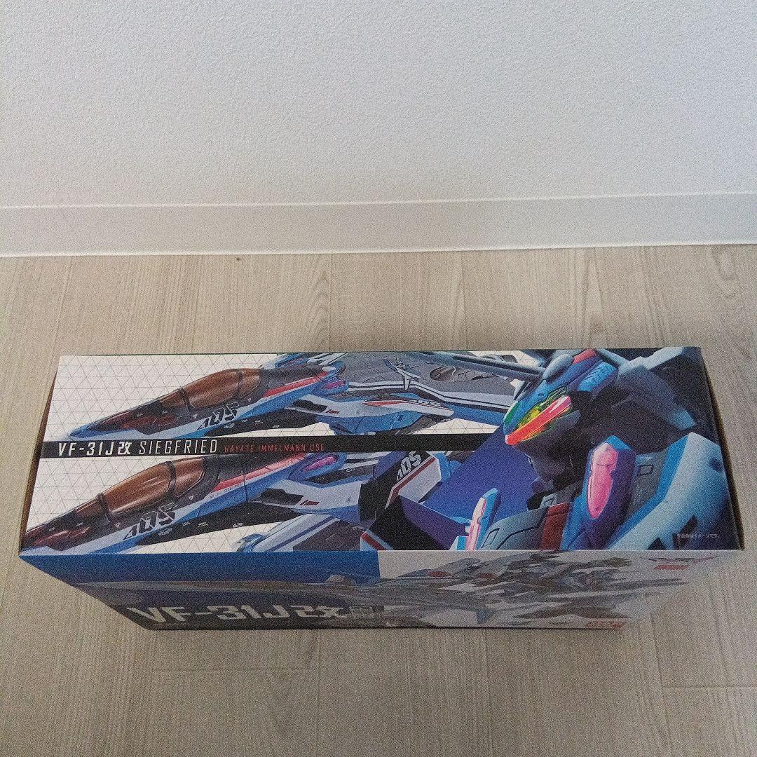 t518 VF-31J改 シークフリード プラモデル