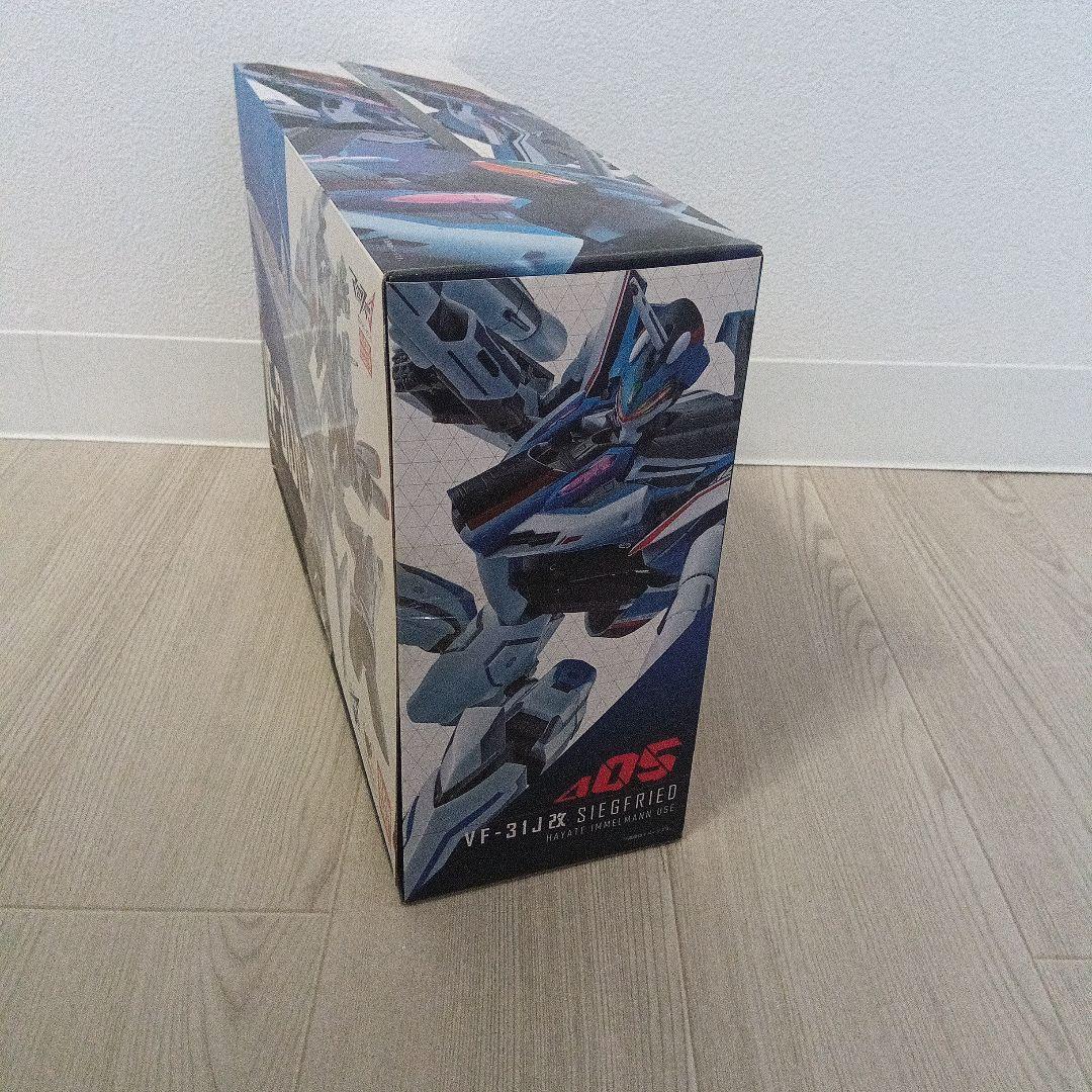 t518 VF-31J改 シークフリード プラモデル