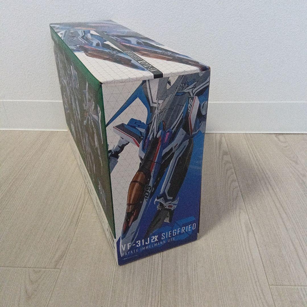 t518 VF-31J改 シークフリード プラモデル