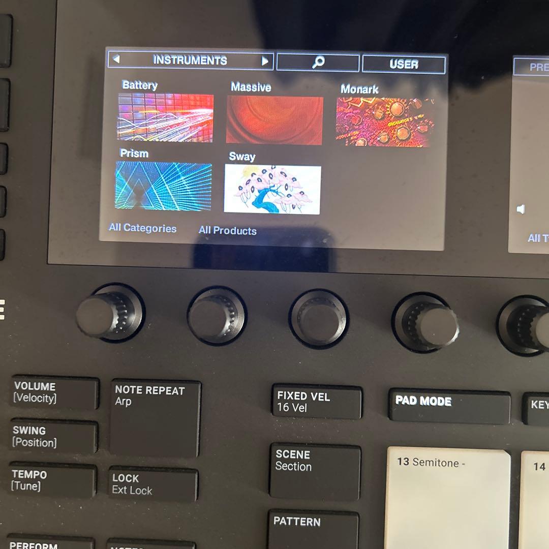 Native Instruments MASCHINE MK3サウンドパック付き