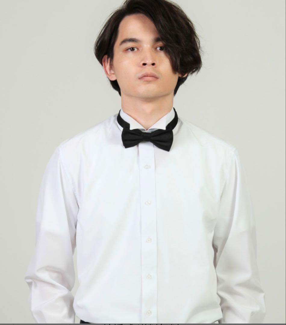 グレー スーツ ウィングカラー、蝶ネクタイ、ベスト付き