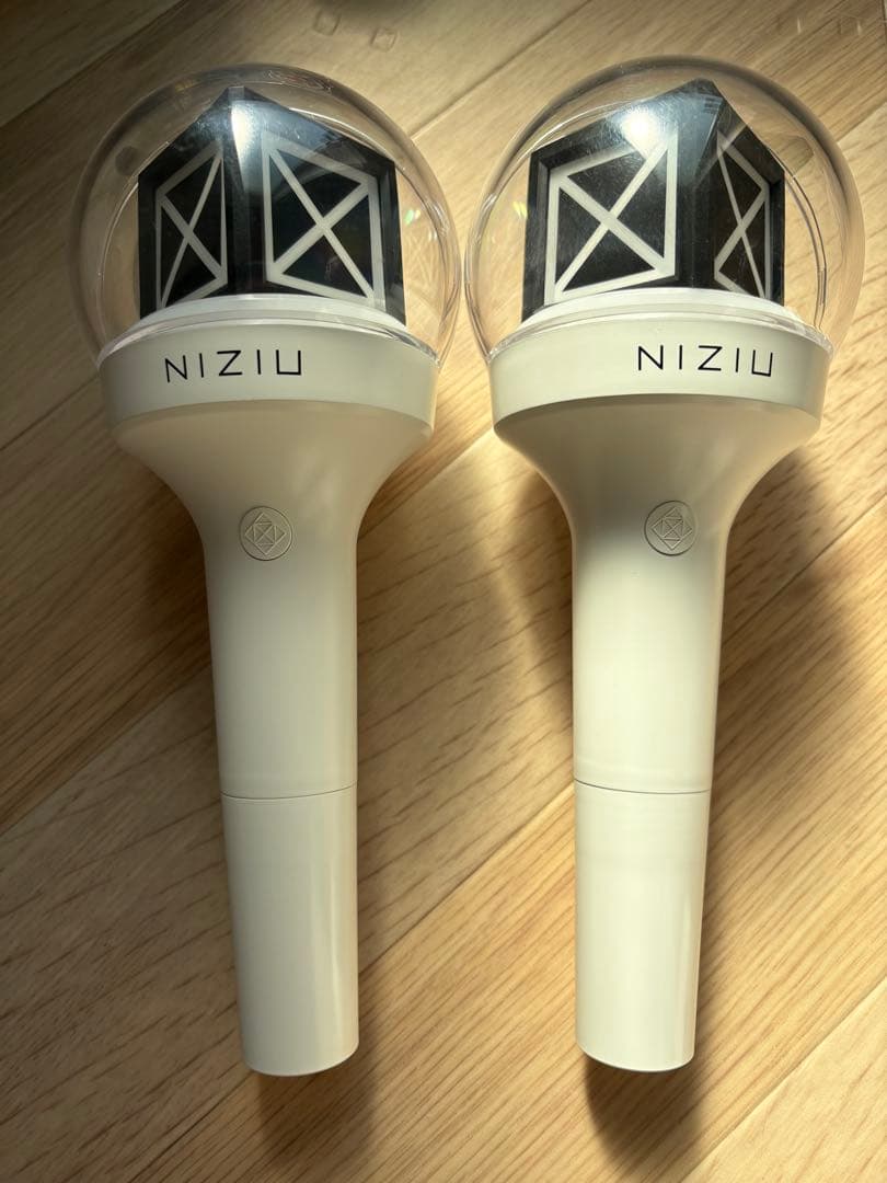 中古　NIZIU ペンライト2個入り